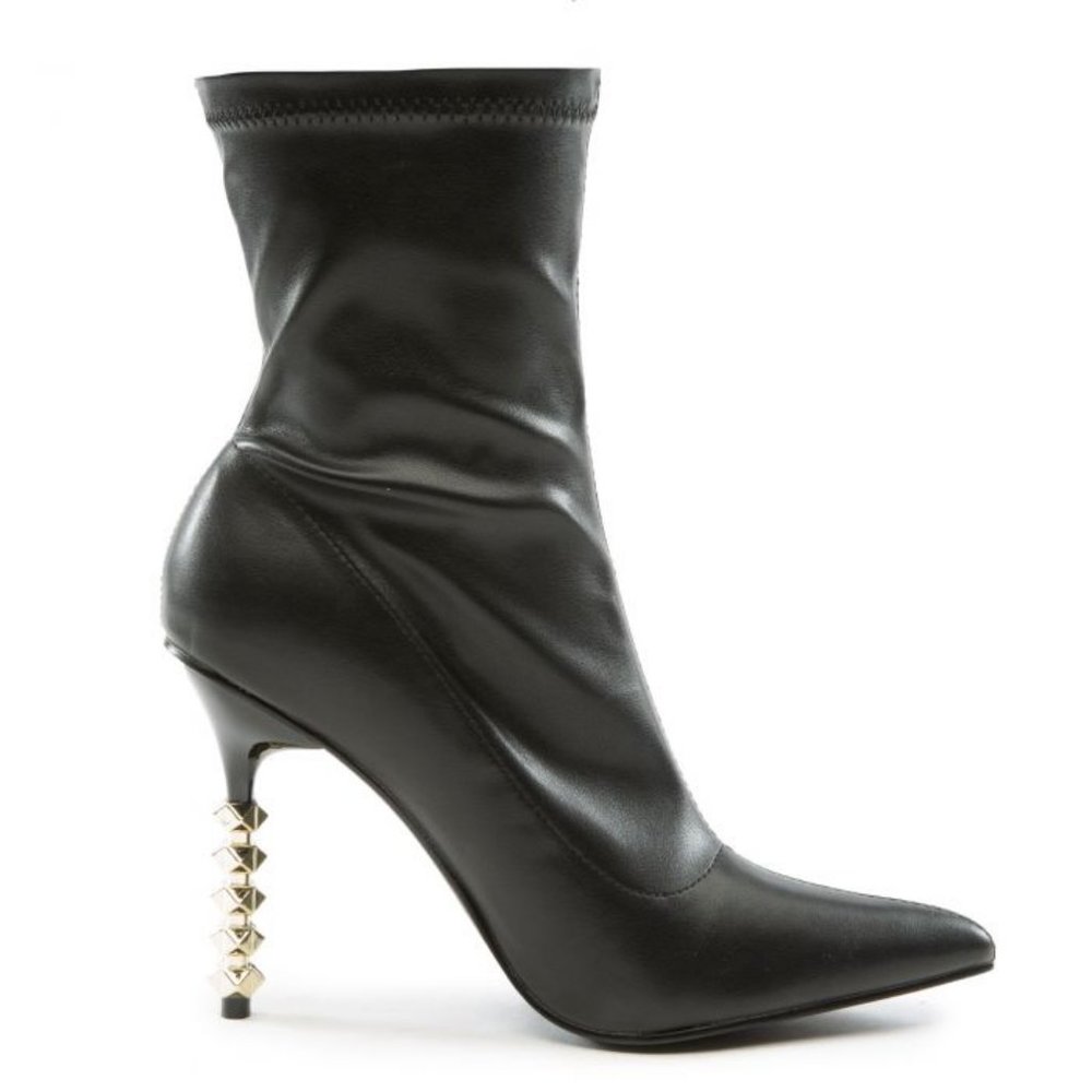 NWT CAPE ROBBIN VICE SEXY STUDDED HIGH HEELS BOOTS BLACK 5.5